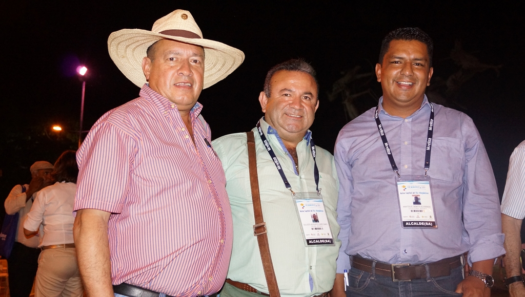 José Darío Alvarado, alcalde de Granada; Eulices Cara, alcalde de Pauna y Anololio Benja, alcalde de la Victoria.